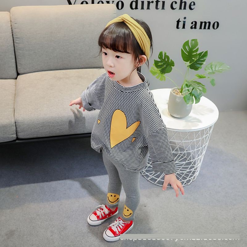 Girl's Cotton Full Sleeves T-Shirt & Pant Set Heart Print - Image 4