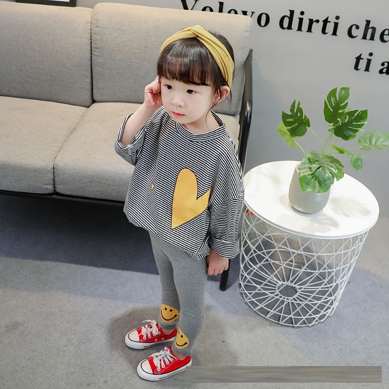 Girl's Cotton Full Sleeves T-Shirt & Pant Set Heart Print - Image 8